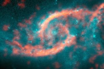 Астрономы показали галактики с окулярной структурой (ФОТО)