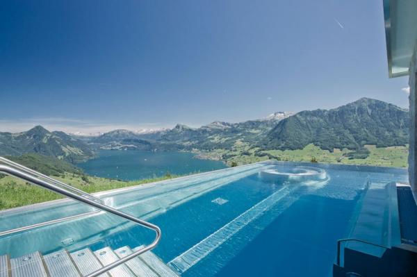“Лестница в небо”: отель с захватывающими видами в Швейцарии (ФОТО)