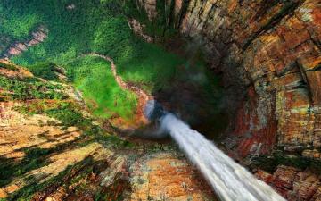 Водопад Анхель: величие с высоты птичьего полета (ВИДЕО)