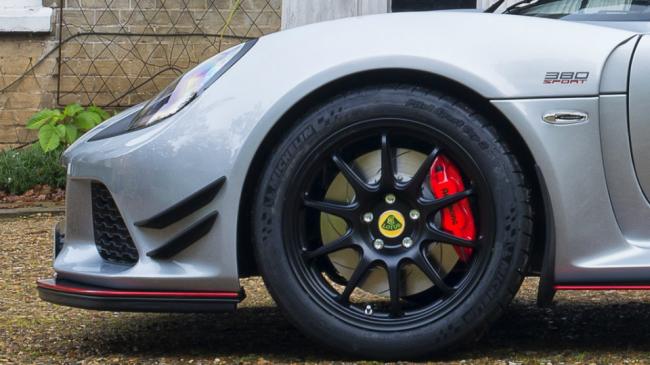 Компания Lotus представила «убийцу суперкаров» (ФОТО)