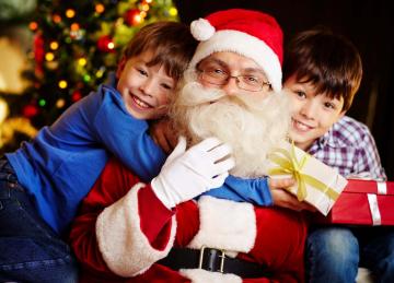 Психологи рассказали, чем вера в Деда Мороза опасна для детей