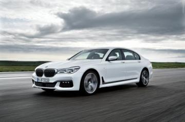 BMW представил гибридную версию 7-Series 2016 года