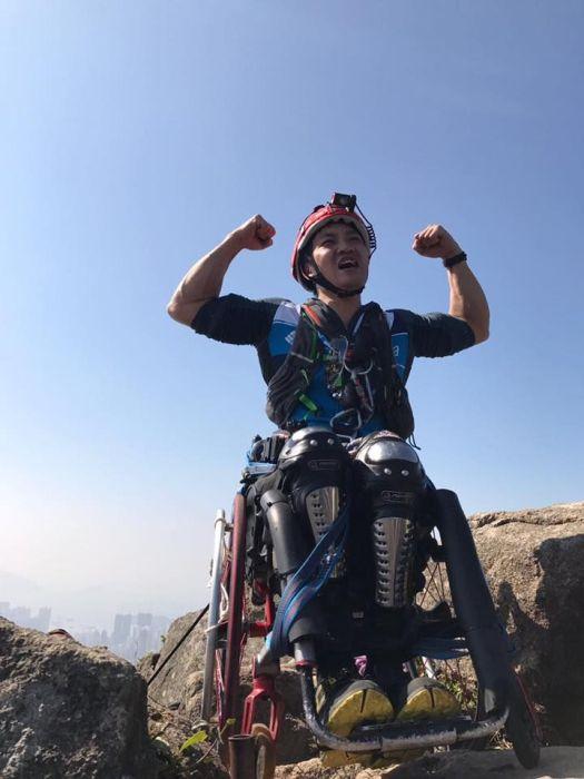 Инвалид-колясочник покорил 500-метровую скалу (ФОТО)