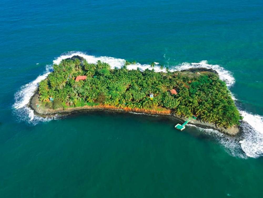 12 уединенных островов, которые можно купить прямо сейчас (ФОТО)