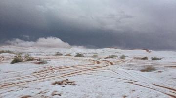 Уникальное природное явление: как в Саудовской Аравии впервые за 86 лет выпал снег (ФОТО)
