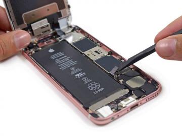 Apple объяснила, почему iPhone 6s сам выключается
