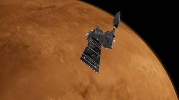 Орбитальная станция TGO отправила на Землю новый снимок естественного спутника Марса (ФОТО)