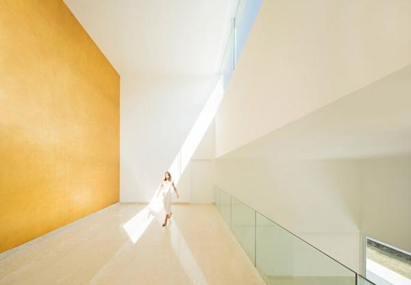 Испанский архитектор построил “Золотой Дом” в Монтеррее (ФОТО)