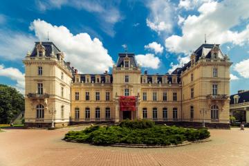 Дворец Потоцких: французский шарм с европейской рациональностью (ФОТО)