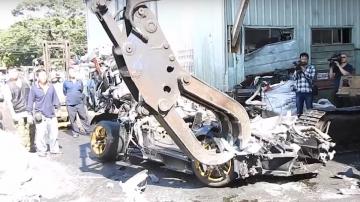 Показательное уничтожение суперкара Lamborghini (ВИДЕО)