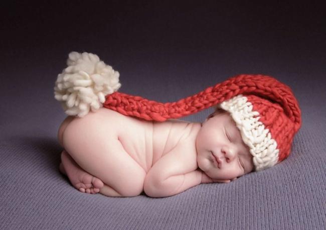 17 очаровательных малышей, которые впервые встречают Рождество (ФОТО)