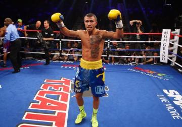 Украинец стал лучшим боксером мира по версии HBO