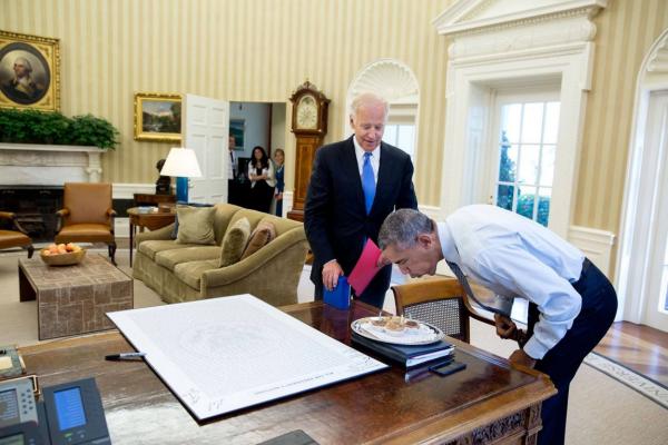 Последний год Барака Обамы: жизненные снимки американского президента (ФОТО)