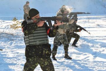 На Рождество боевики 32 раза обстреляли позиции сил АТО, есть раненые