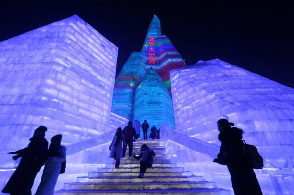 Зимняя сказка: в Китае проходит  крупнейший Международный фестиваль льда и снега (ФОТО)