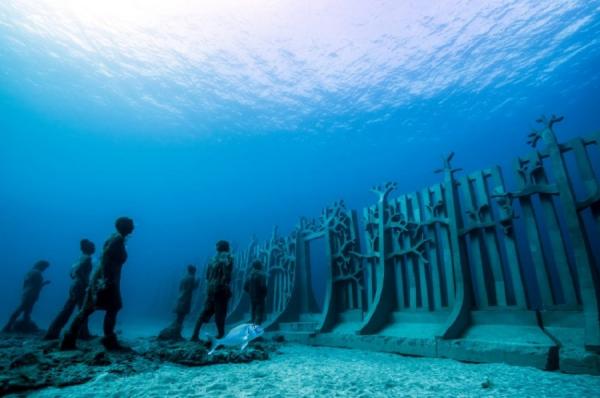 Искусство на дне моря: в Испании открылся самый большой подводный музей Европы (ФОТО)