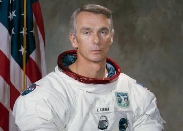 В США умер астронавт, который последним из людей ходил по Луне