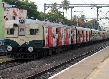 В результате железнодорожной катастрофы в Индии погибли более 30 человек