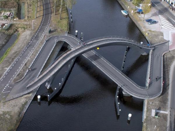 Удивительные пешеходные мосты из разных уголков мира (ФОТО)