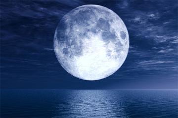 Ученые назвали сроки падения Луны на Землю