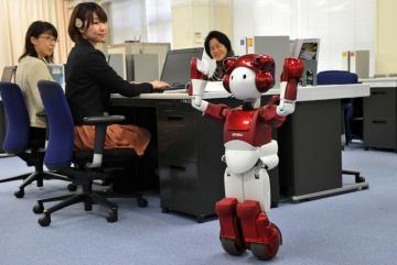 Первый эксперимент: роботы заменяют людей на работе