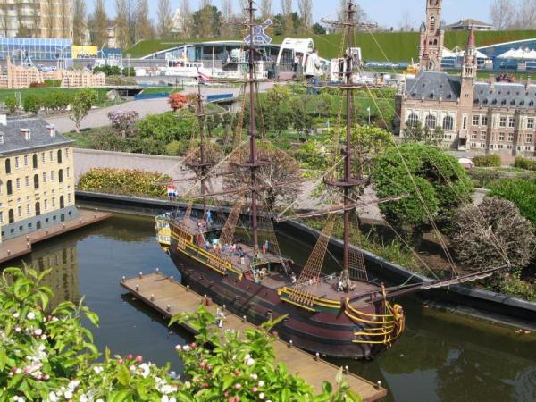 Нидерланды на ладони: уникальный экспонат парка Мадюродам (ФОТО)