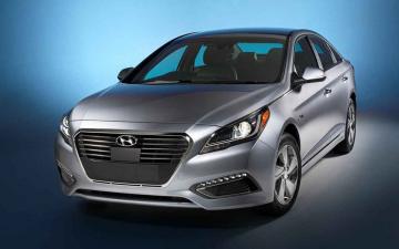 Компания Hyundai официально рассекретили дизайн обновленного Sonata 2018