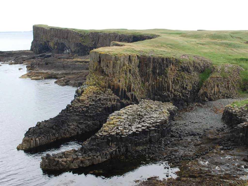 Вдохновение для путешественников. Фингалова пещера в Шотландии (ФОТО)