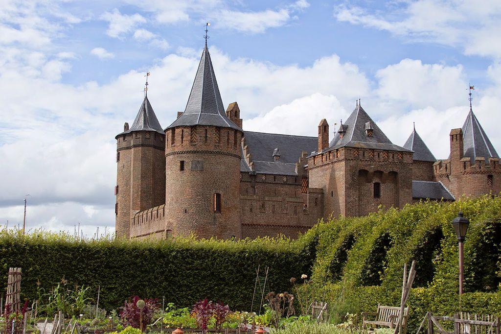 Мёйдерслот - самый известный и красивый замок Нидерландов (ФОТО)