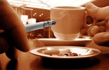 Почему курильщики пьют много кофе: вердикт ученых