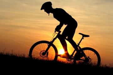 Ученые: Езда на велосипеде делает человека моложе