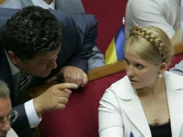 Юлия Тимошенко публично избегает встреч с Петром Порошенко