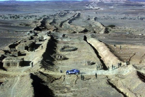 Марокканская граница в Сахаре: самая опасная минная линия (ФОТО)