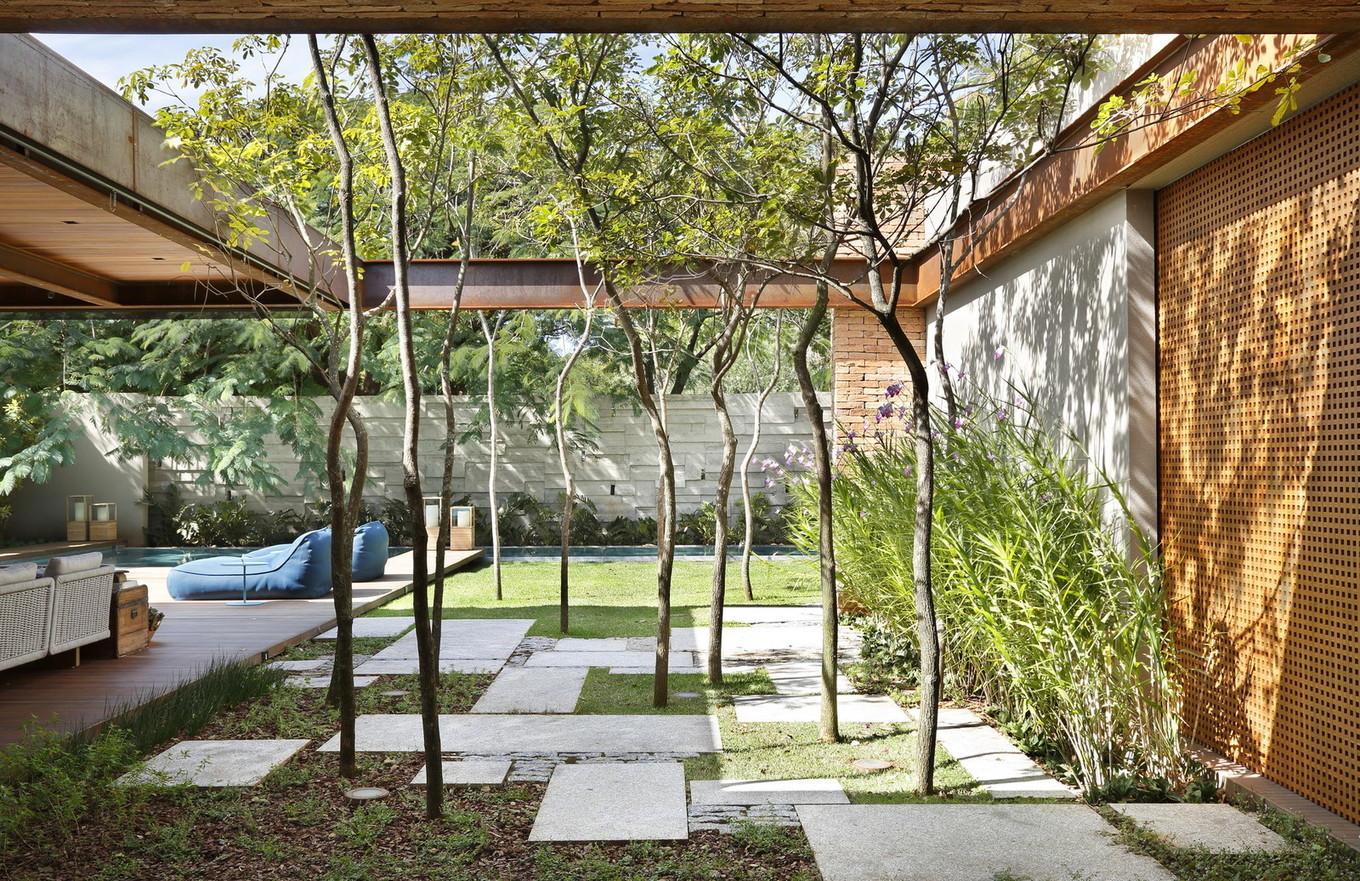 Полная интеграция с природой: Дом архитектора из Бразилии (ФОТО)