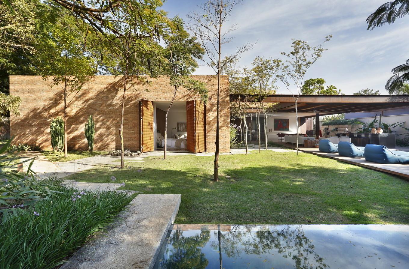 Полная интеграция с природой: Дом архитектора из Бразилии (ФОТО)