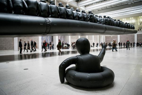 Китайский художник заставляет посмотреть на проблему с беженцами своей новой инсталляцией (ФОТО)