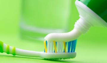 Ученые обнаружили в зубной пасте опасный компонент