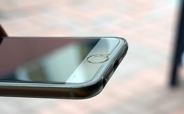 Специалисты создали самовосстанавливающееся стекло для смартфонов