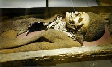 Археологи раскрыли секрет мумии девушки бронзового века