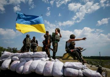Украинские военные на передовой получат надбавки