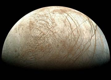 Ученые сообщили о тепловых аномалиях на спутнике Юпитера