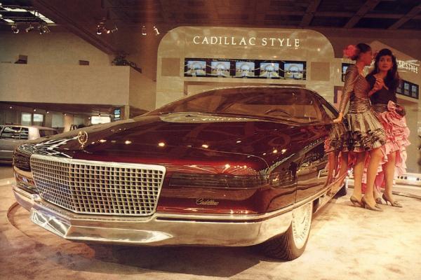 Cadillac Solitaire: неземной автомобиль для земных дорог (ФОТО)