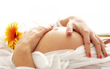 Специалисты не рекомендуют пользоваться гаджетами во время беременности
