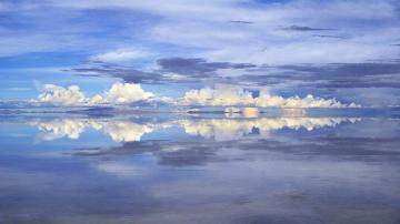 Неописуемая красота природы: живописное озеро Уюни в Боливии (ФОТО)