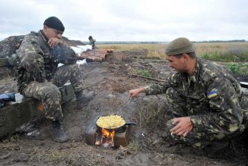 Воровство в зоне АТО: что едят украинские бойцы (ФОТО)