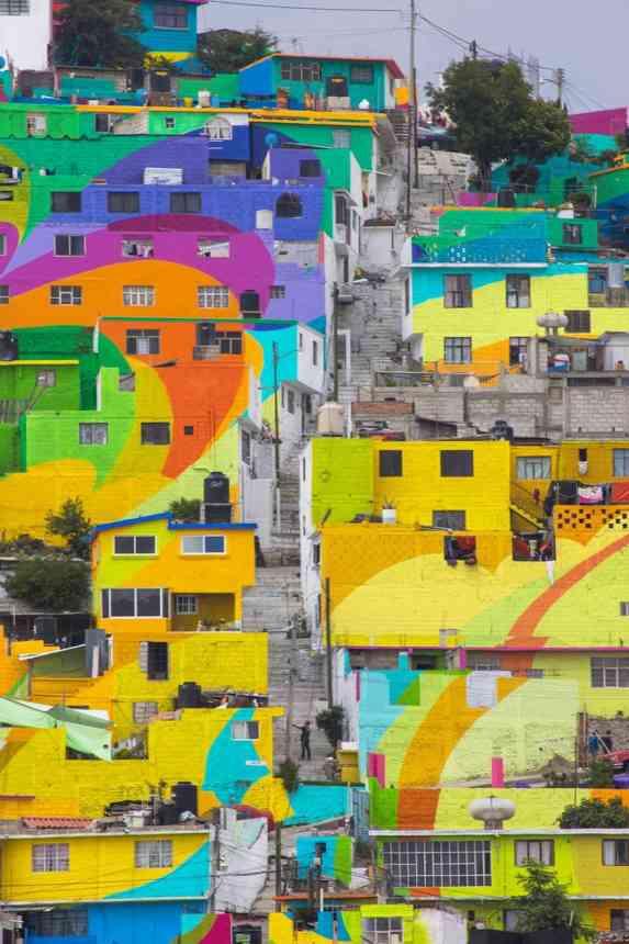 Мексиканцы окрасили 209 домов и превратили свой город в красочную сказку (ФОТО)