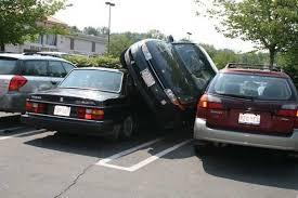 Мастер парковки: как американец за две секунды Land Rover разбил (ВИДЕО)