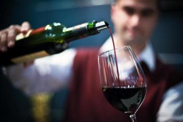 Ученые рассказали о полезных свойствах вина