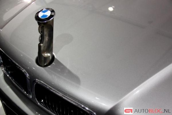 Бронированный BMW агента 007 выставлен на продажу (ФОТО)