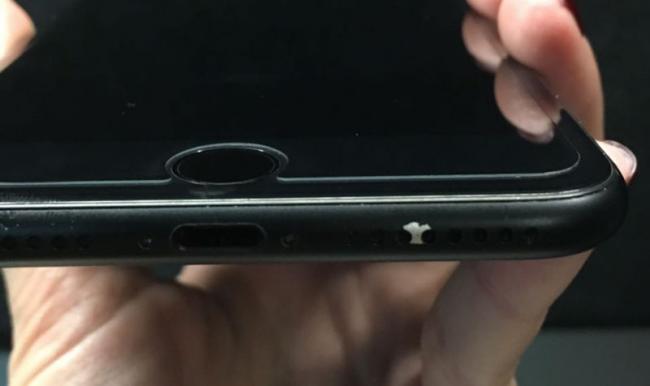 Пользователи обнаружили новую проблему iPhone 7 (ФОТО)